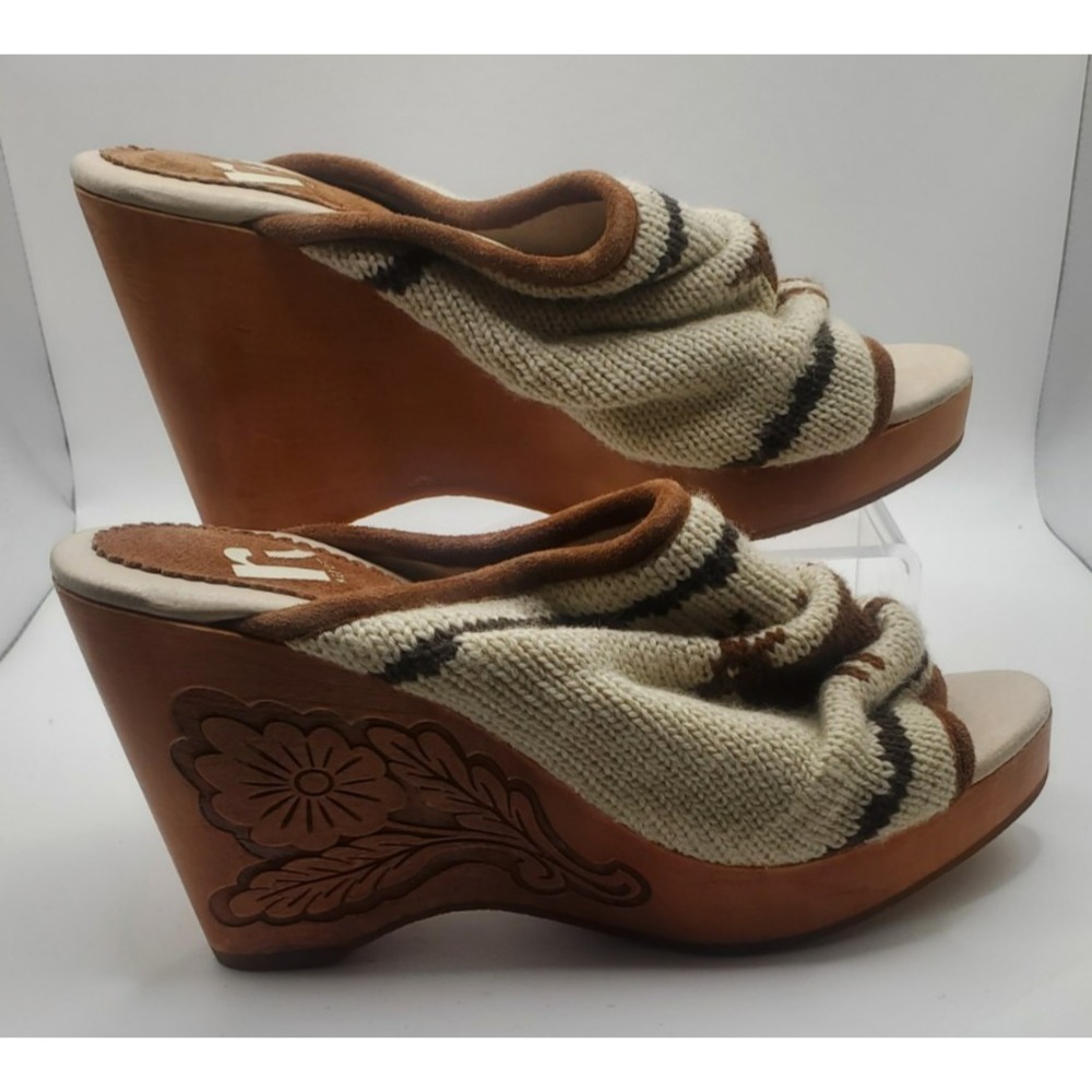 Report‎ Knit Platform Sandals Wedge Heel Size 8.5  Deer / Floral Design Open Toe